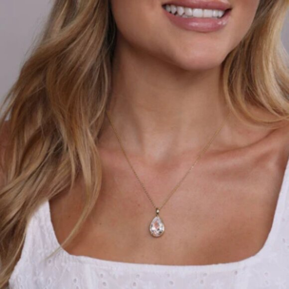 NWT Melinda Maria She's So Stunning Teardrop Necklace Gold/White Diamondette - Picture 2 of 5